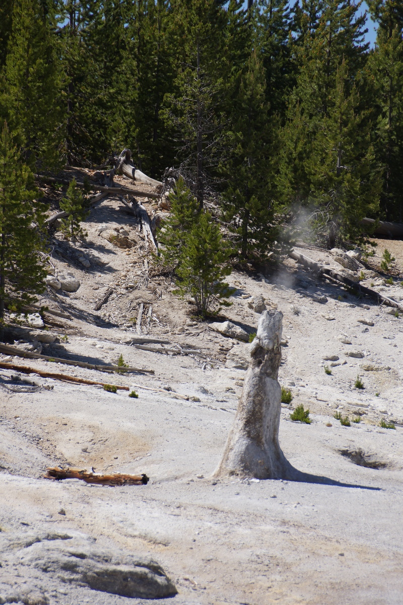 chimney at monument geyser