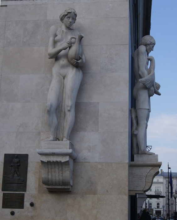 statuary