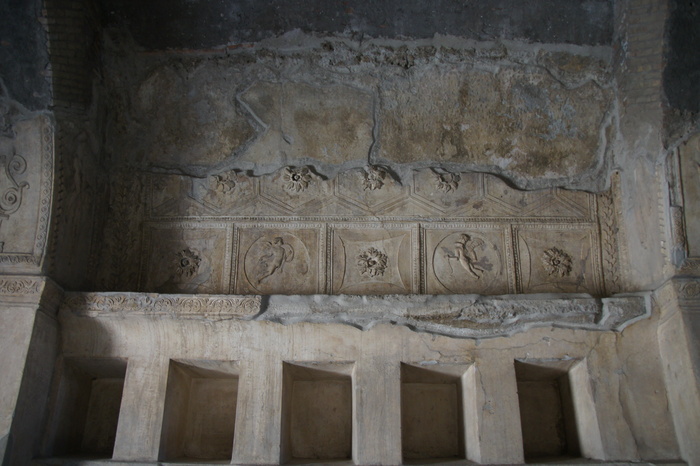 women's changing room at the Stabian baths