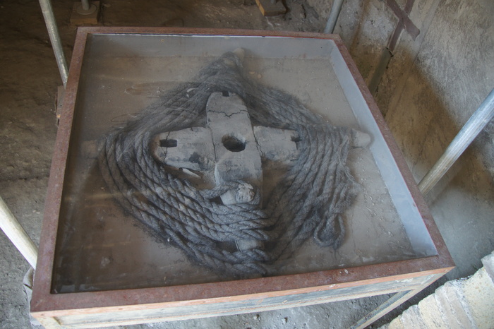 windlass from House of the Opus Craticum