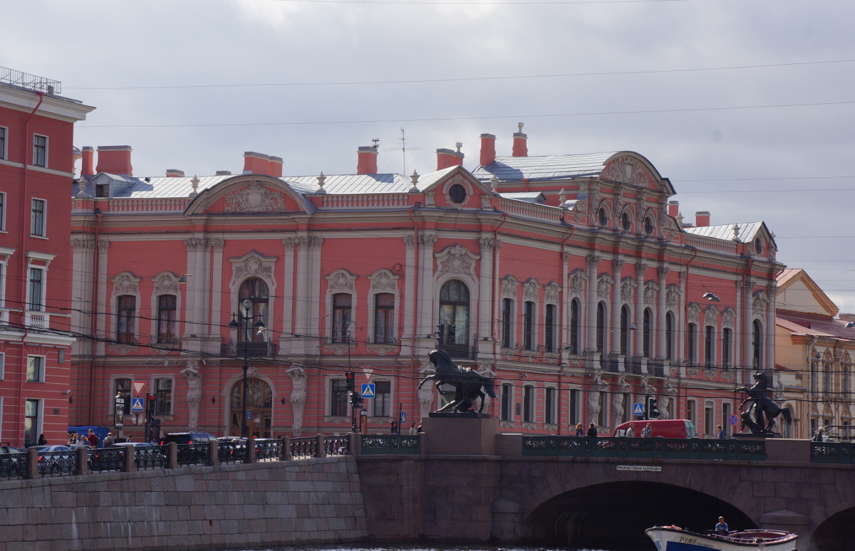 Belosselsky-Belozersky Palace and the Anichkov Bridge