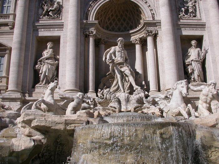 Rome, Trevi Fountain, center